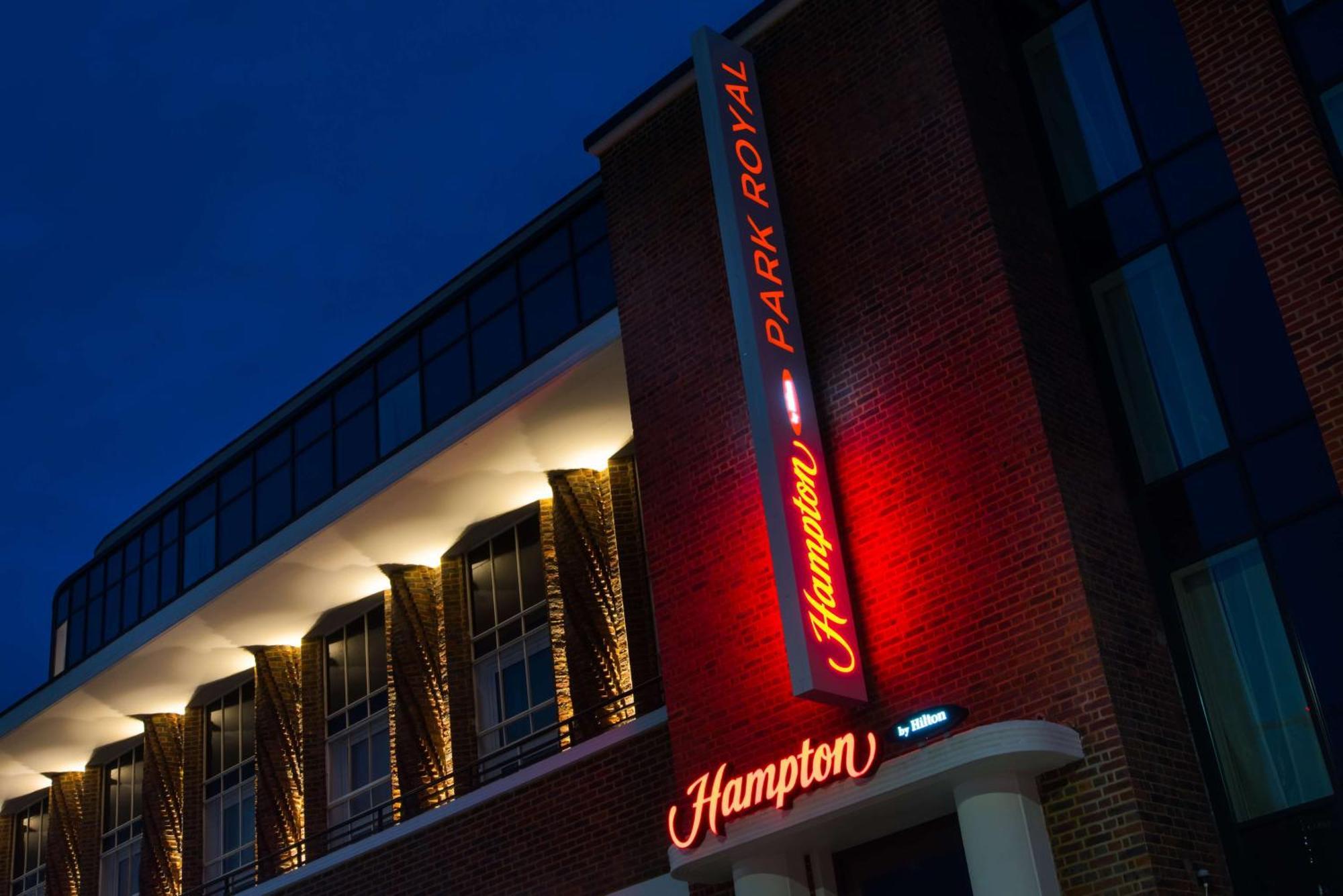 Hampton By Hilton London Park Royal Hotel Exterior photo